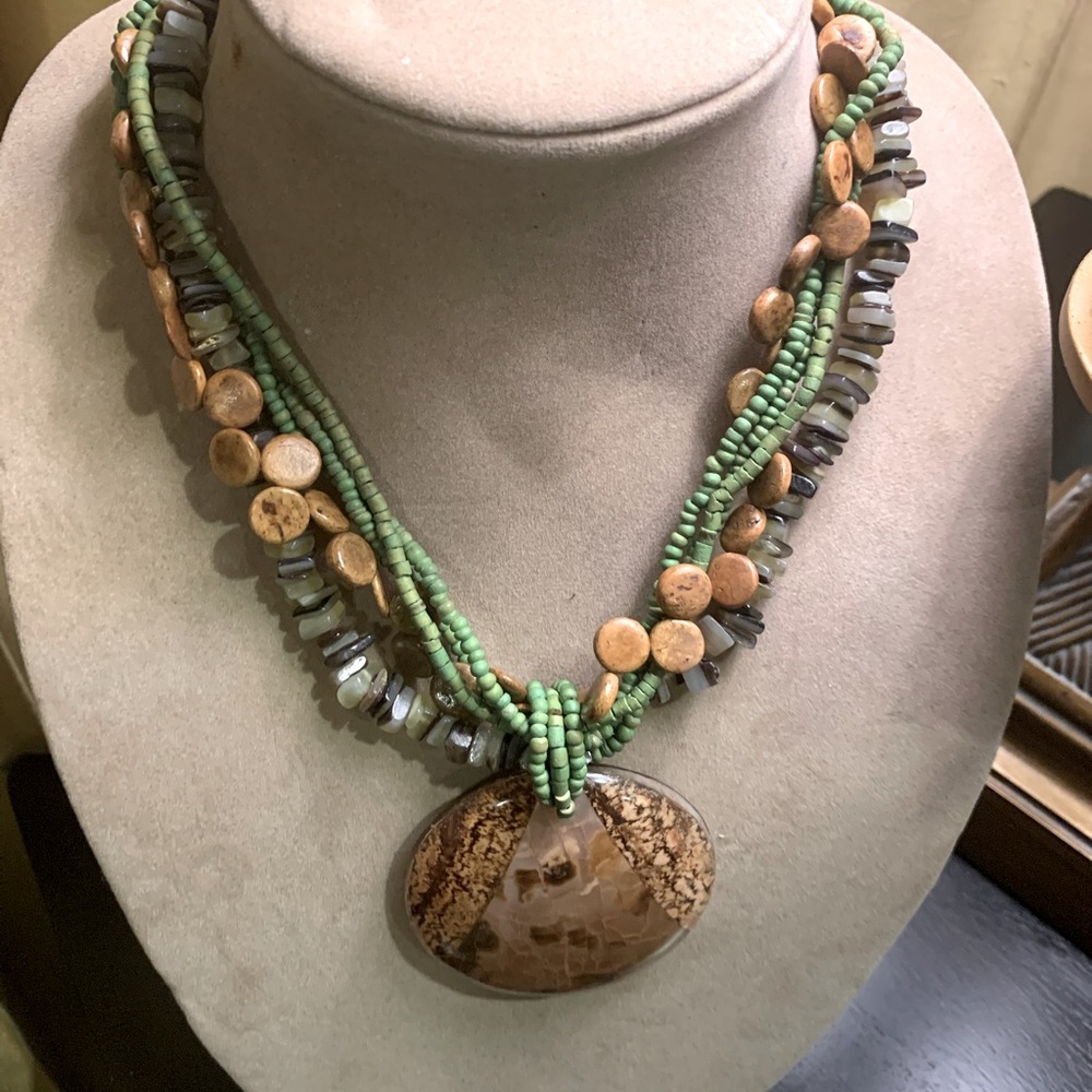 Beautiful Bold Vacation Necklace